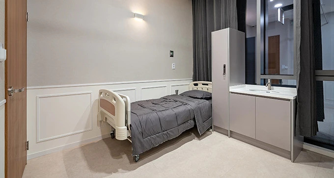 4F_Recovery&Inpatient-Rooms-02.jpg